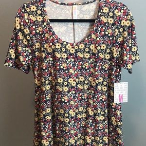 BNWT Medium Perfect T